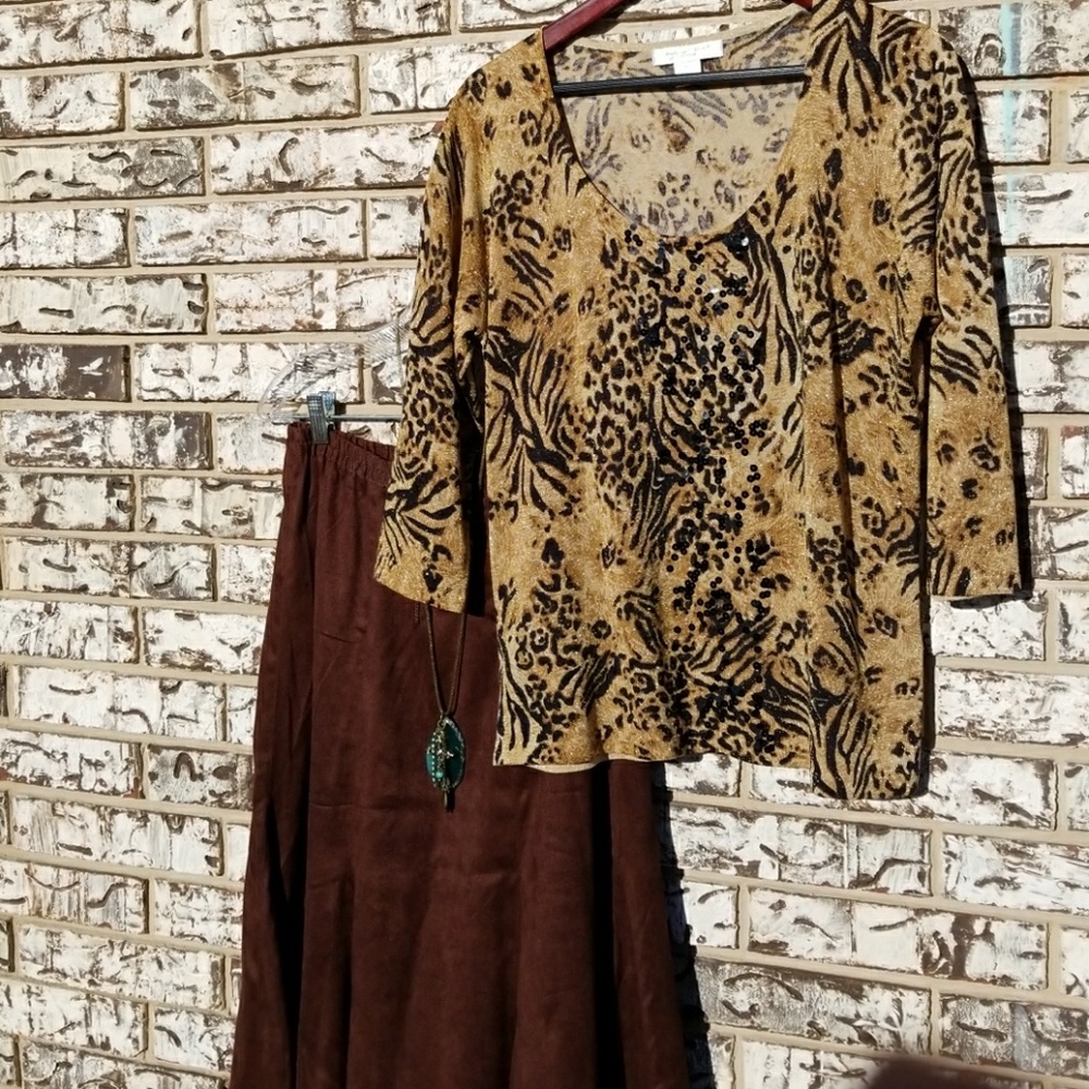 Skirt - Picture 3 of 4